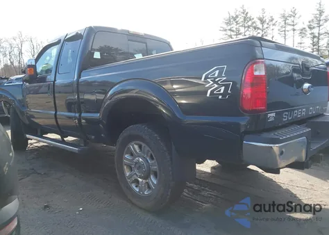 2015 Ford F-250 Lariat z USA, uszkodzony, nr VIN 1FT7X2B60FEA06447